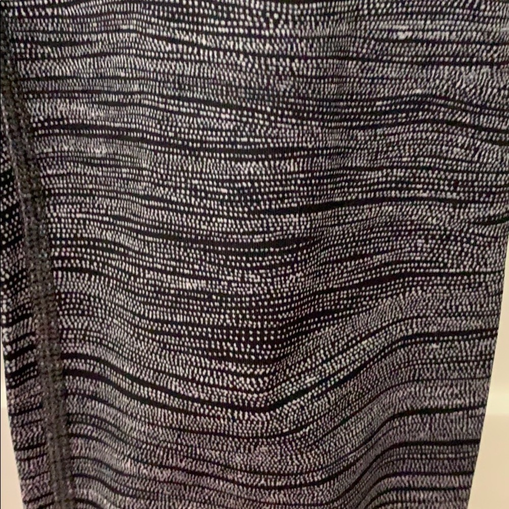 Lululemon dotted leggings - Picture 2 of 4